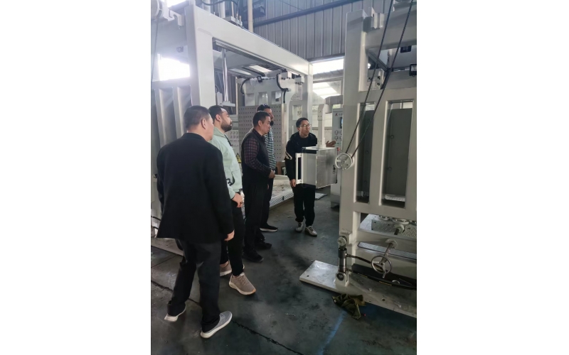 為埃及客戶提供從設(shè)備到模具的一站式服務(wù)